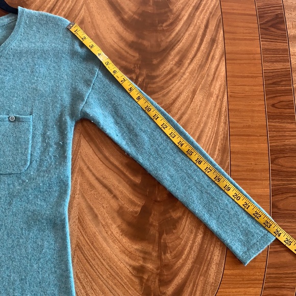 Cynthia Rowley Size L 100% 2-Ply Cashmere Crew Neck Sweater in Color Aqua - Picture 17 of 17